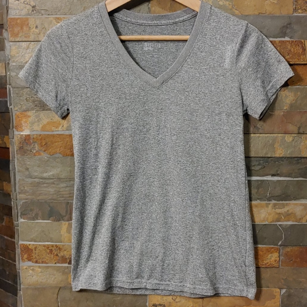 Reebok v-neck Heather Gray athletic top sz S